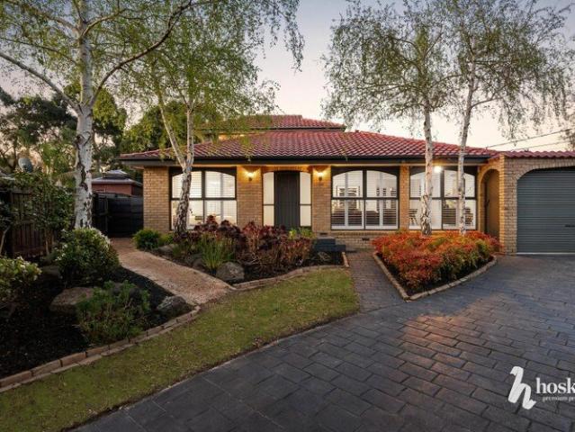 A Sunlit Family Haven with Dandenong Views