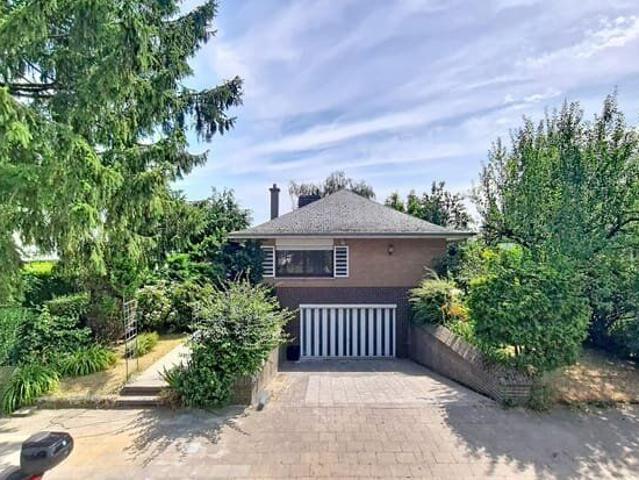 A superb detached bungalow in very good condition