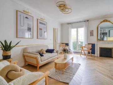 A superb, spacious 84 m² apartment in the heart of the 17th arrondissement Ternes
