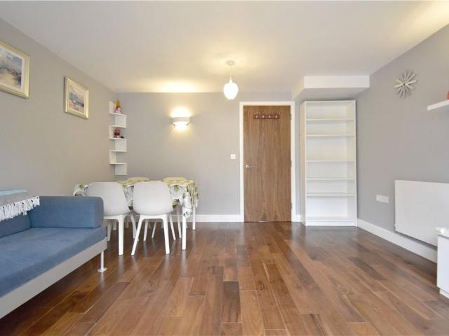A superbly presented 3 bedroom semi detached house situated in the popular Cherry Hinton Village offering excellent access to Addenbrookes, City Centre and business parks. GCH. Part furnished