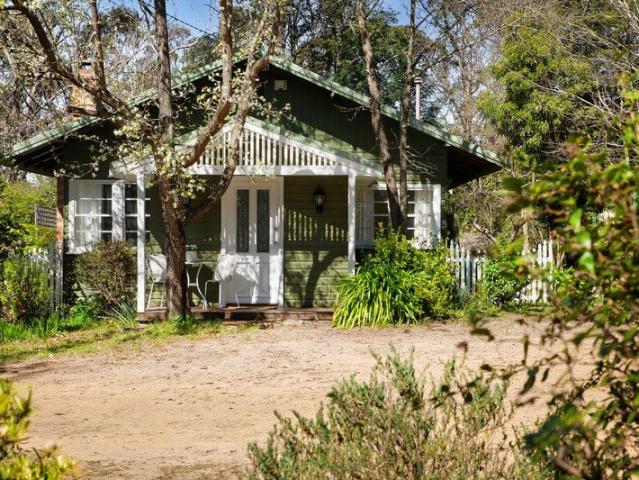 A Sweet Mountain Cottage with Timeless Charm 1940