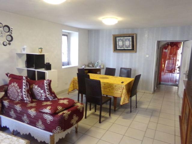 A SAINT ALBAIN PROCHE MACON MAISON 5 PIECES DE 150 M2 SUR