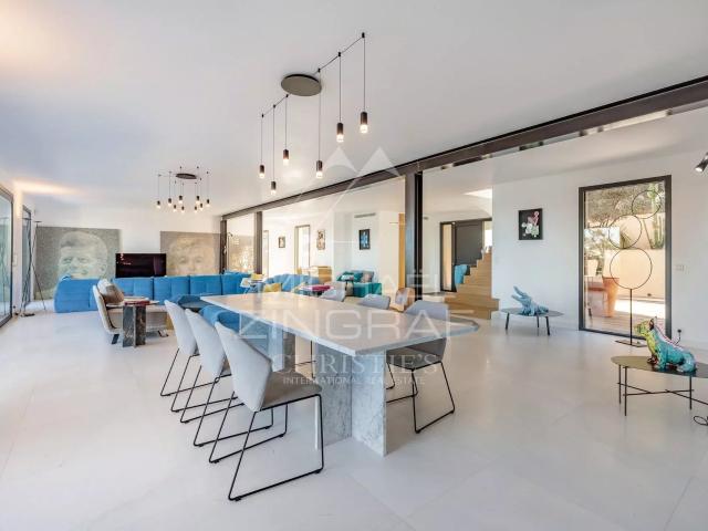 À Saint Tropez, entre Village et Plages – Une Propriété d’Ex. 600m² Saint Tropez