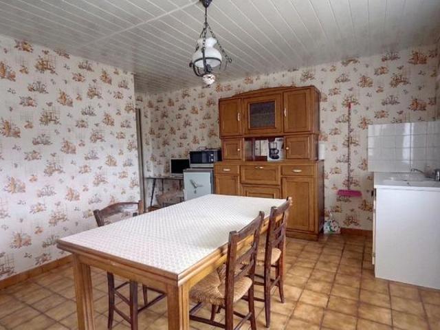 A SAINT VIT, logement étudiant meublé de 43m2, chambre sépar