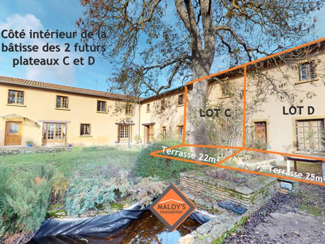A SAISIR! 2 plateaux de 80 à 85 m2 au coeur d'une belle demeu