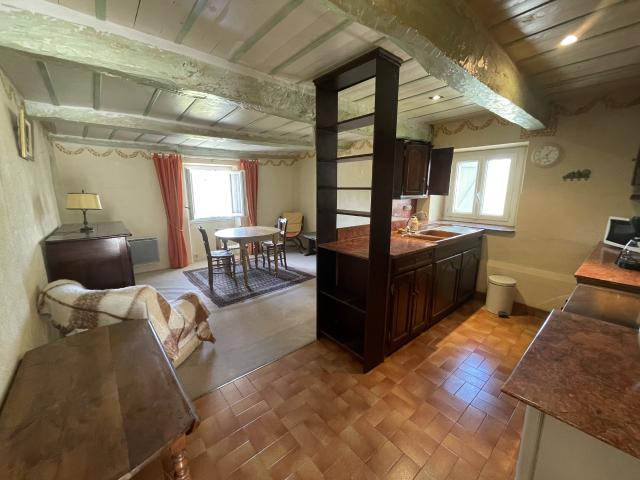 A saisir appartement Type T3 dans maison de village