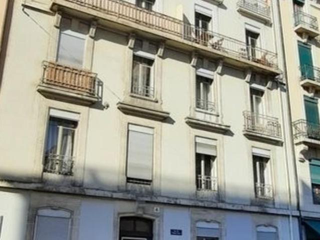 A saisir ! Charmant appartement à louer au coeur de Plainpalais !
