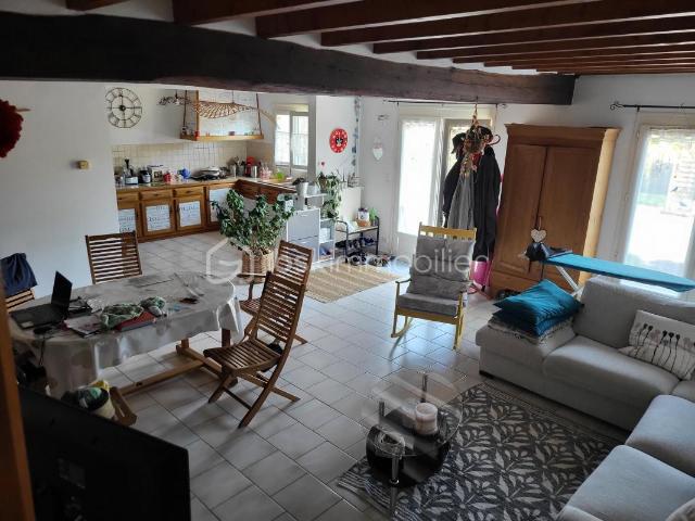 À SAISIR – ENSEMBLE IMMOBILIER DE RAPPORT AVEC 2 APPARTEMENTS INDÉPENDANTS ET TERRAIN