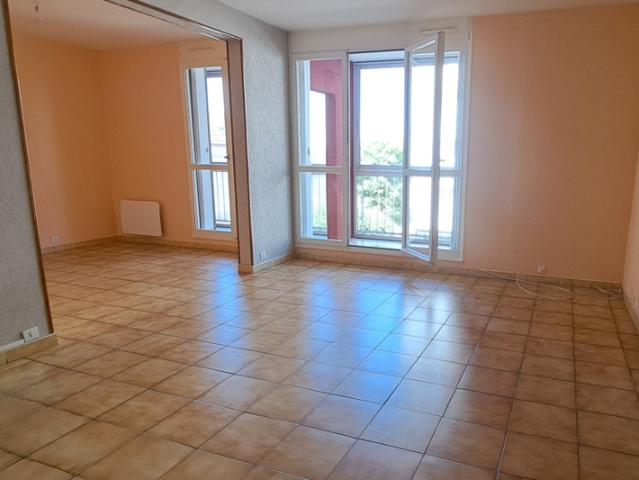 A SAISIR ! Grand T3 avec loggia et ascenseur