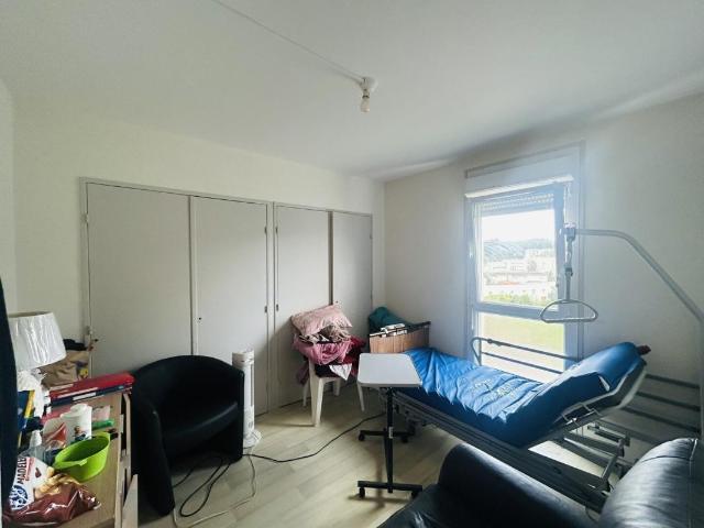 A SAISIR GRAND CHARMONT APPARTEMENT F3