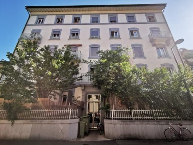 A saisir ! Idéalement situé au coeur de Carouge !