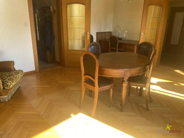 A SAISIR.Maison avec dépendances