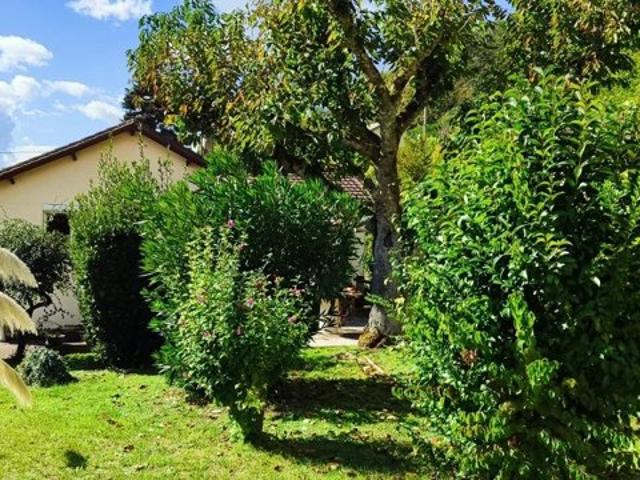 A SAISIR SUR LALINDE JOLIE MAISON DE 110 m² HAB 3 CHAMBRES, 2 SA