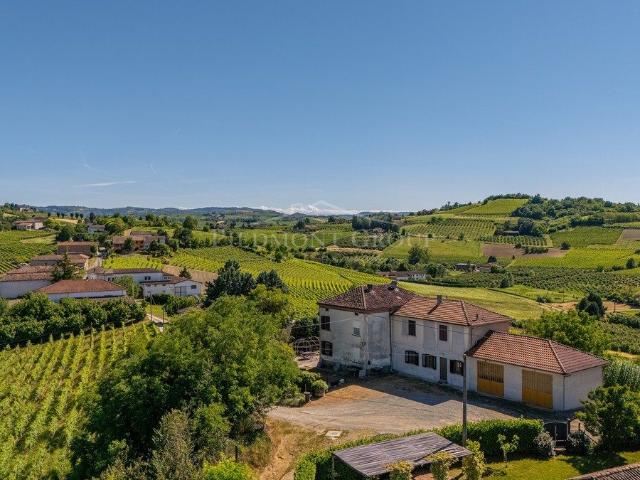 A San Marzano Oliveto, immersa in uno dei paesaggi più auten. 306m² San Marzano Oliveto