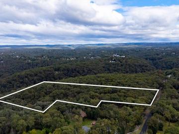 A SANCTUARY WHERE ARCHITECTURE & LANDSCAPE EXIST IN PERFECT HARMONY!
