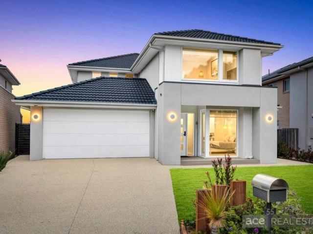 A Sanctuary Lakes Masterpiece with Panoramic Wetlands, Bay & City Views