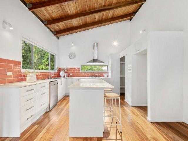 A Sanctuary of Serenity, with Tree Top Views and Privacy