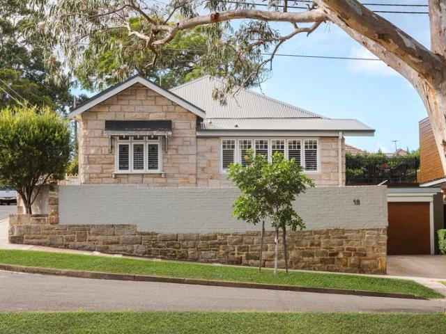 A sandstone treasure fronting Montague Park