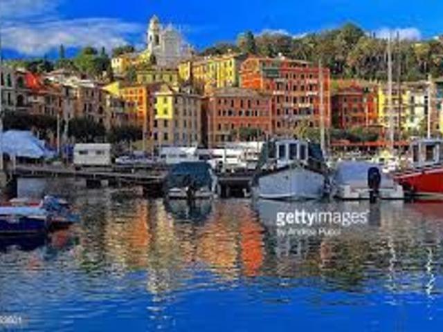 A Santa Margherita Ligure/ Portofino cediamo vicino al mare e al porto bellissimo e raffinato bistro frequentato dalla miglior clientela acquisita con professionalità e competenza, garantito l'affiancamento iniziale, possibile sviluppo con la ristorazione