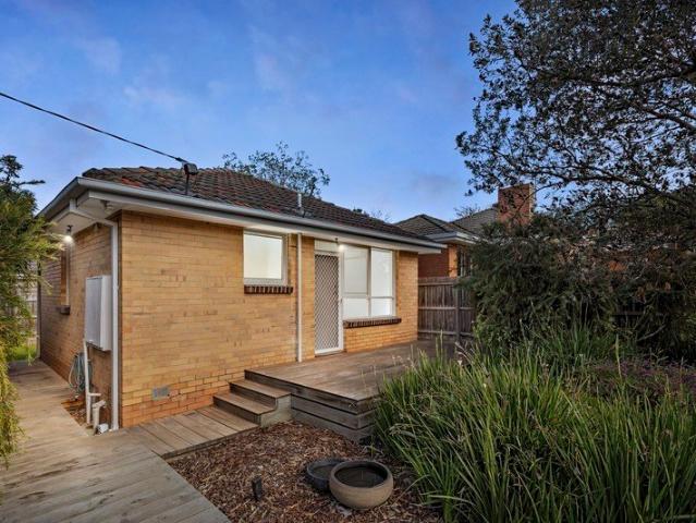 A Savvy Start with Rare Outdoor Space 275m2 Approx