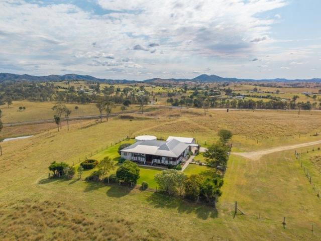 A Sensational 100 Acre Country Estate with Panoramic 360 Deg Views
