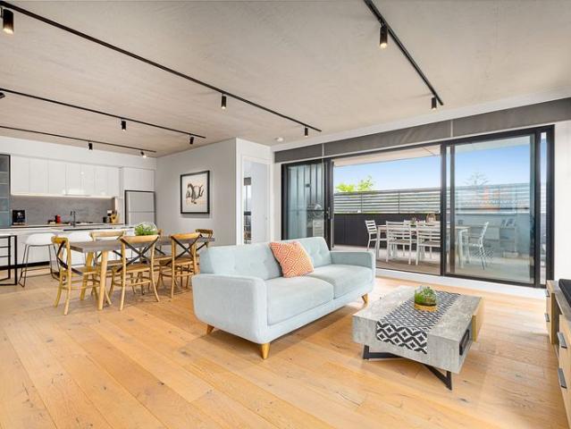 A SENSATIONALLY SPACIOUS APARTMENT IN THE BOWERY