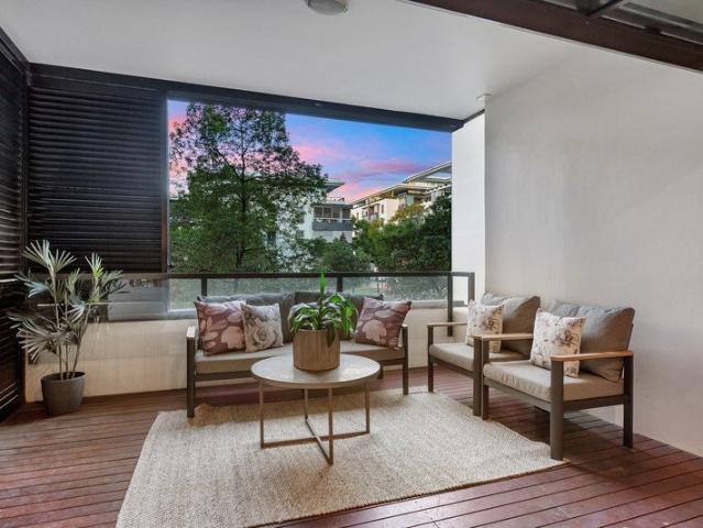 A sense of space in one of Camperdown's premier lifestyle precincts