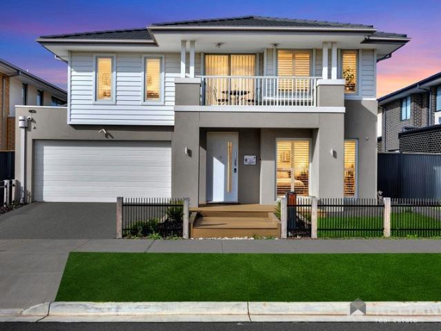 A Showstopper, Luxuriously FULLY FURNISHED | 4 Ensuites | Premium Family Living