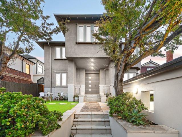 A Showstopping Family Entertainer in Premier Lifestyle Pocket