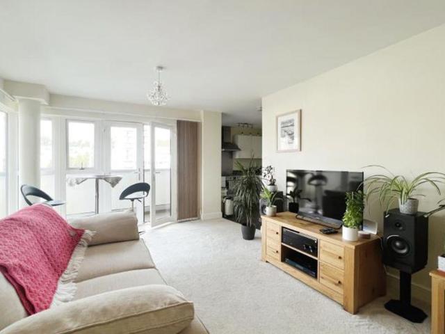 A simply stunning furnished first floor apartment with an equally stunning aspect and 'L shaped' balcony to match. With two large double bedrooms and a separate kitchen you really do not want to miss this opportunity. Call NOW to discuss making this apartment your home!
