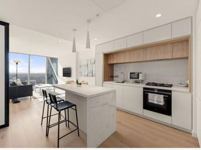 A Sky Home Sanctuary in the Heart of Melbourne | West Side Place