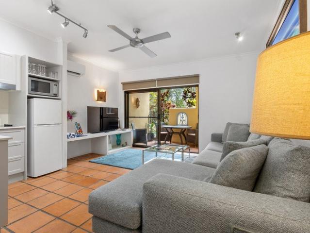 A Slice of Mediterranean Paradise on Macrossan Street
