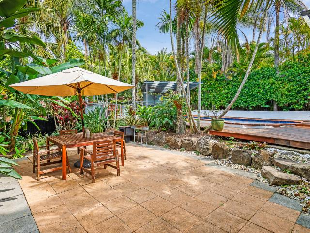 A Slice of Paradise with a Bonus Self Contained Unit!