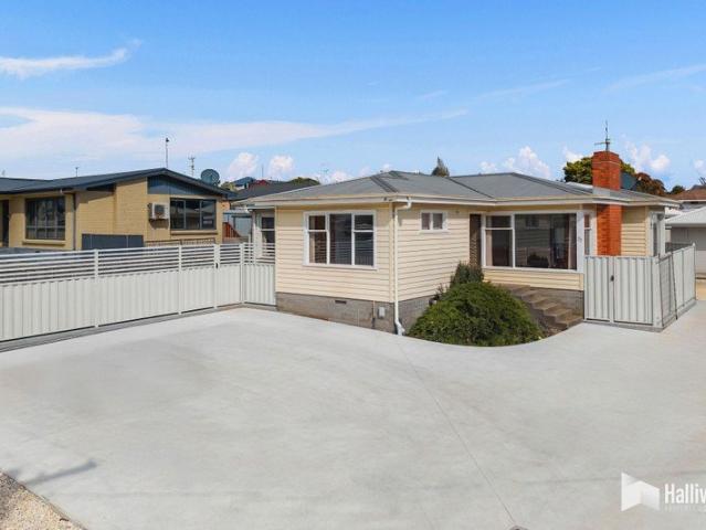 A Smart Start or Investment in Sought After Devonport Location