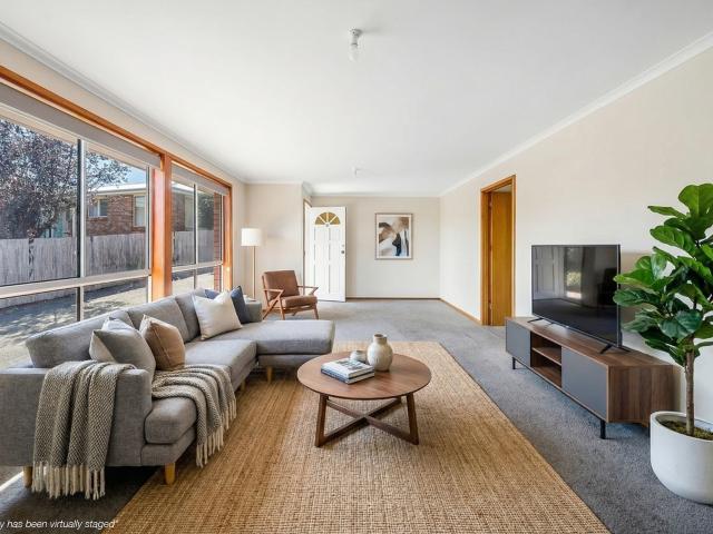 A Smart Start in Sought After Summerhill