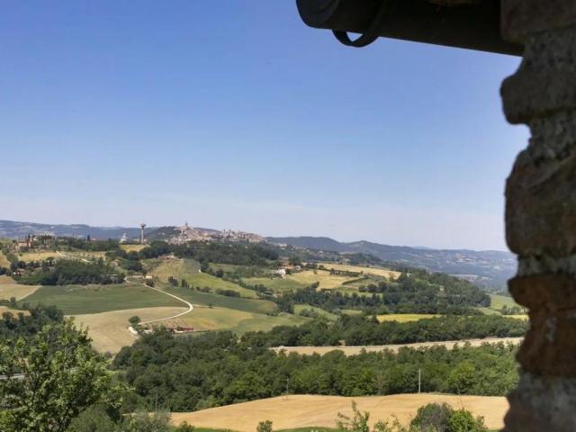 A soli 7 km da Todi, nel cuore delle colline umbre, proponia. 0m² Todi