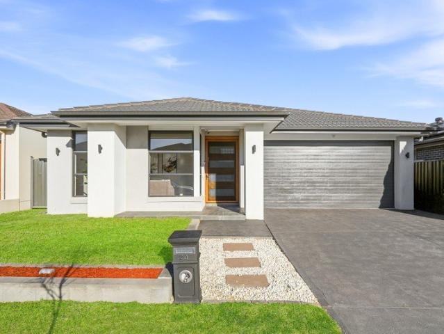 A Sophisticated Family Home in the Prestigious Elara Estate