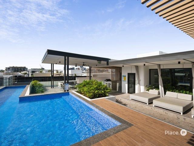 A Sophisticated West End Sanctuary with Space, Style & Prestige
