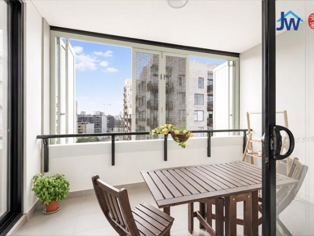 A sophisticated urban retreat in the heart of Rosebery