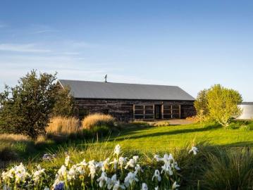 A soulful contemporary sanctuary in the heart of nature