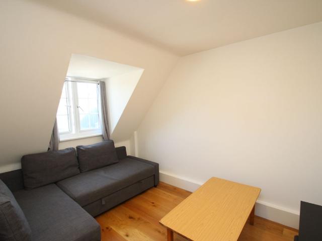 A South End, Croydon CR0, 1 bed flat to rent, £1,250 pcm | PrimeLocation