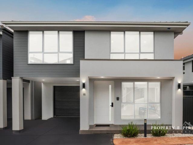 A spacious, oversized 3 Bed Townhouse For Sale !
