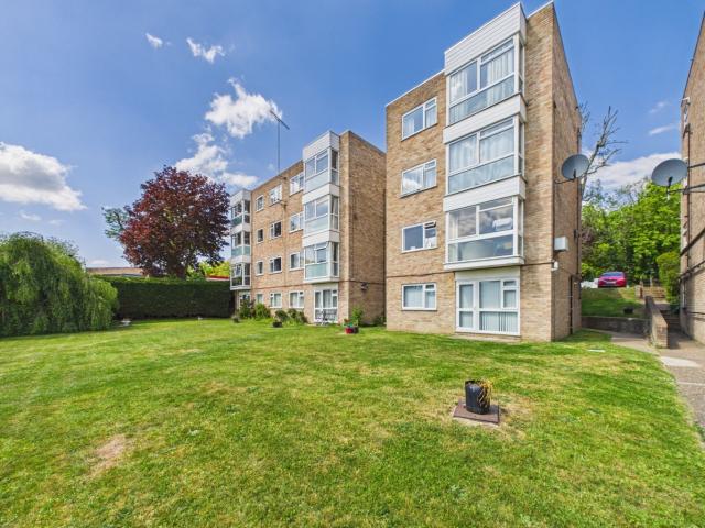 A Spacious One Bedroom Flat To Let in Bromley