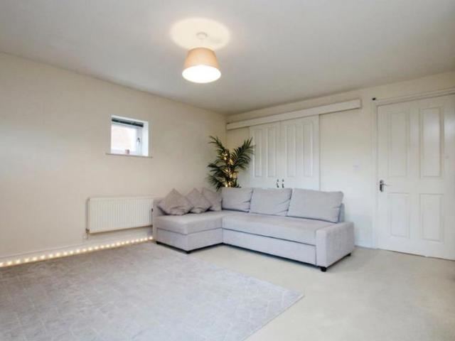 A spacious and well presented two bedroom apartment in Royal Victoria Park. Offered unfurnished with allocated parking