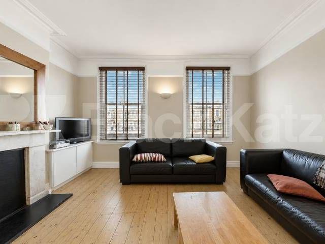 A spacious and well presented four double bedroom apartment situated on the ever popular Uxbridge Road, W12