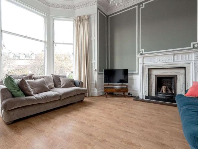A spacious and bright furnished two bedroom conversation flat overlooking private residents' gardens in the West End