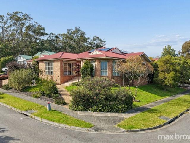 A SPACIOUS FAMILY HAVEN WITH ROOM TO RELAX, ENTERTAIN & GROW