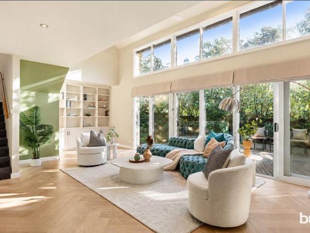 A Spacious Family Haven in a Prestigious Kew Location