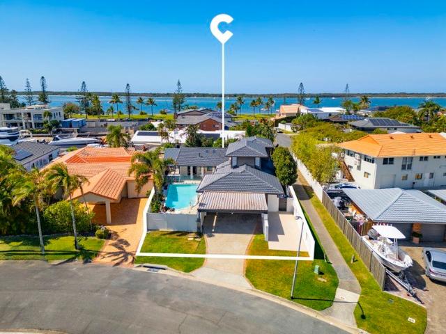 A Spacious Family Haven Steps from the Broadwater