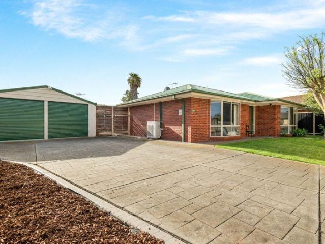 A Spacious Family Home with a Business Opportunity in a Peaceful Corio Cul de Sac